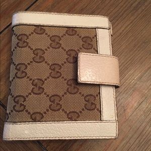 Gucci Wallet 100% Authentic